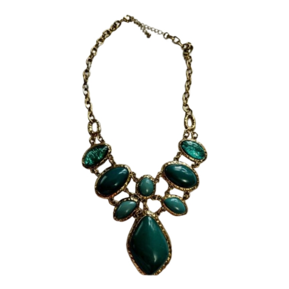 Statement Necklace Green Stones with Gold Chain